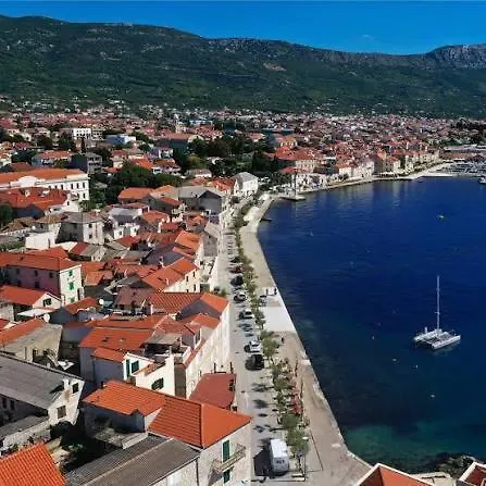 Stella Lux ,3 Bedroom With Jacuzzi Near Split