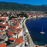Stella Lux ,3 Bedroom With Jacuzzi Near Split