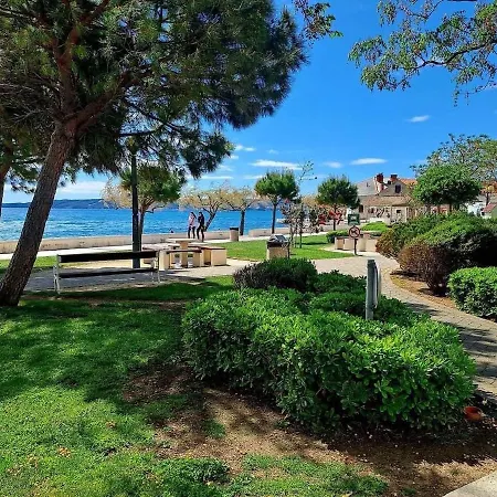 Stella Lux ,3 Bedroom With Jacuzzi Near Split *